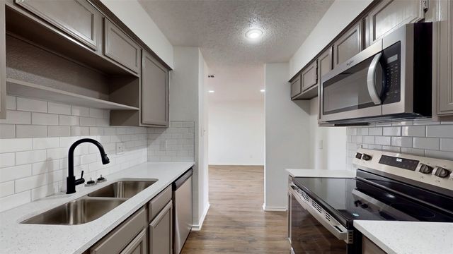 714 Bel Aire Crest, Irving, TX 75061