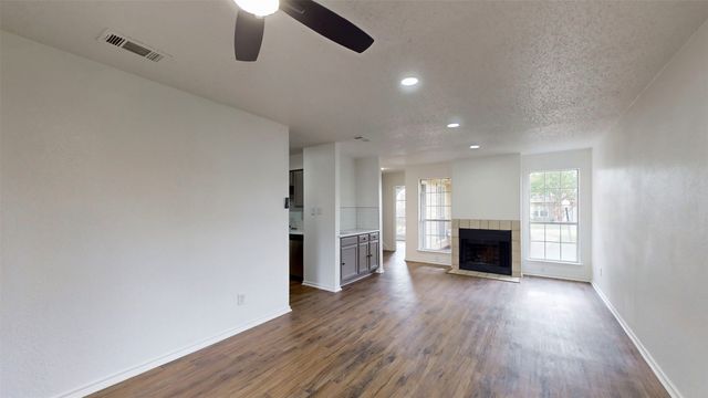 714 Bel Aire Crest, Irving, TX 75061