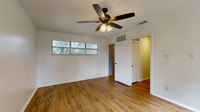 714 Bel Aire Crest, Irving, TX 75061