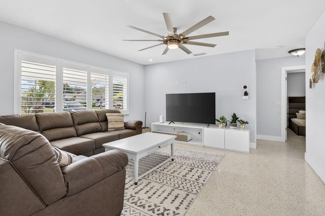 1123 SE 2nd Avenue, Deerfield Beach, FL 33441