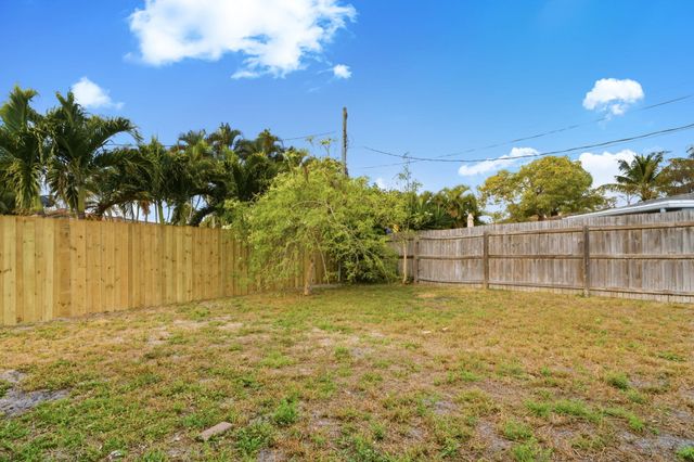 1123 SE 2nd Avenue, Deerfield Beach, FL 33441