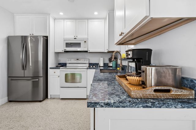 1123 SE 2nd Avenue, Deerfield Beach, FL 33441