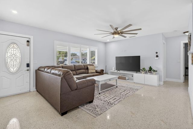 1123 SE 2nd Avenue, Deerfield Beach, FL 33441