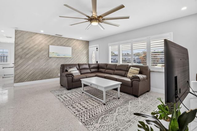 1123 SE 2nd Avenue, Deerfield Beach, FL 33441