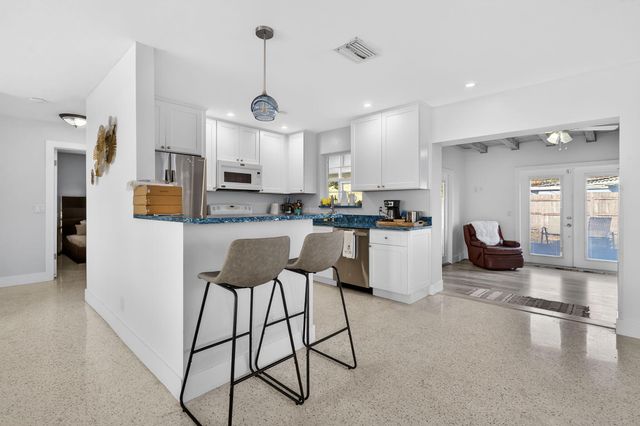 1123 SE 2nd Avenue, Deerfield Beach, FL 33441