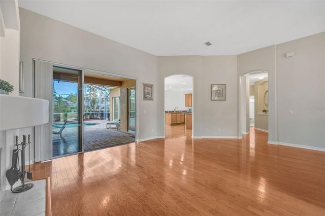 5802 PEACH HEATHER TRAIL, Valrico, FL 33596