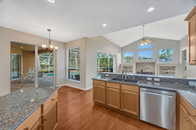 5802 PEACH HEATHER TRAIL, Valrico, FL 33596