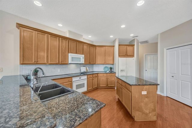 5802 PEACH HEATHER TRAIL, Valrico, FL 33596