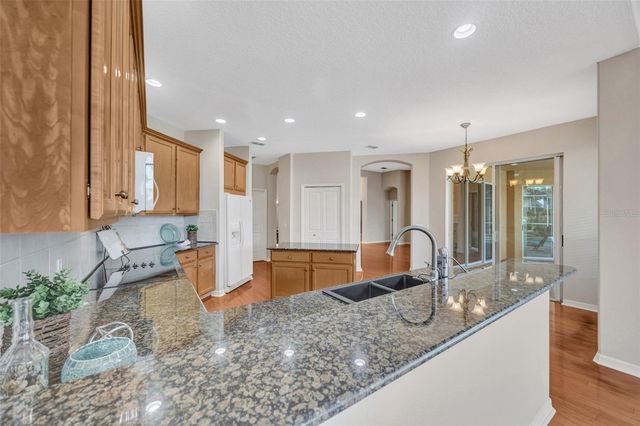 5802 PEACH HEATHER TRAIL, Valrico, FL 33596