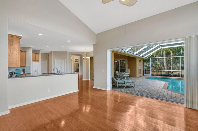 5802 PEACH HEATHER TRAIL, Valrico, FL 33596