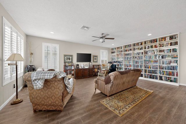 8752 Abierto Vista Circle NW, Albuquerque, NM 87120