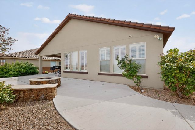 8752 Abierto Vista Circle NW, Albuquerque, NM 87120