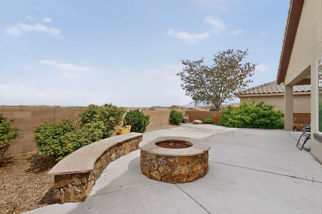 8752 Abierto Vista Circle NW, Albuquerque, NM 87120