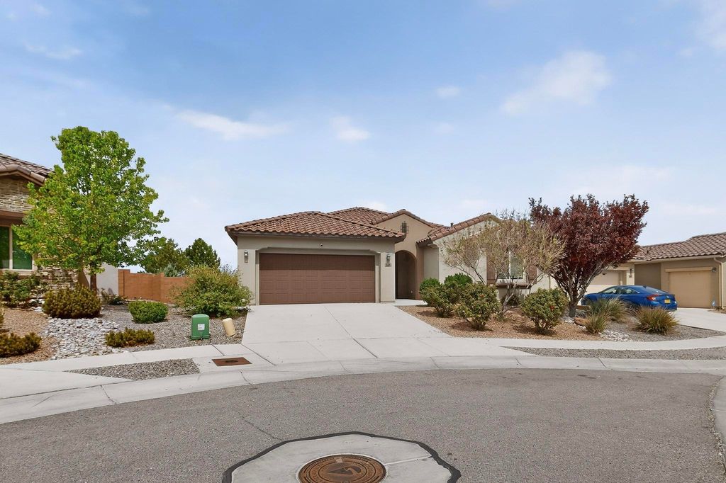 8752 Abierto Vista Circle NW, Albuquerque, NM 87120