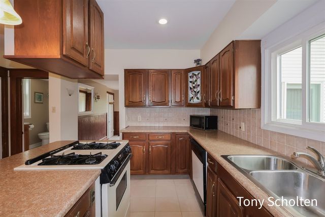 1991 Riley Street, Hudsonville, MI 49426
