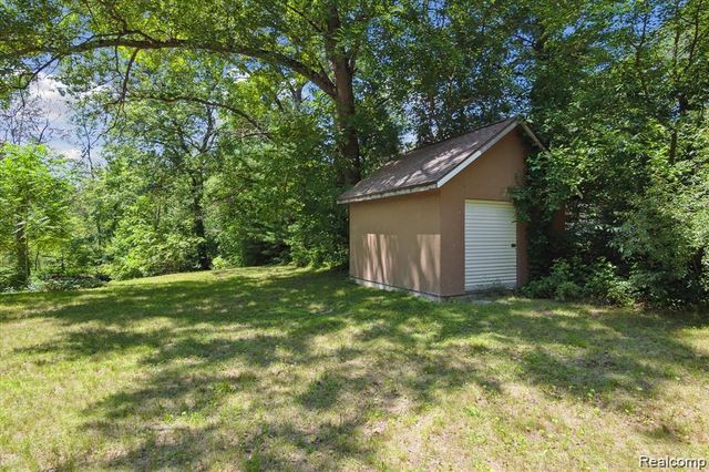 15276 Outer Drive, Argentine Township, MI 48451