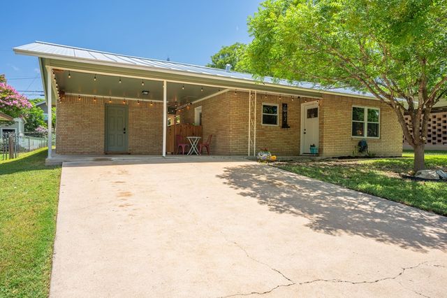 1602 Deer Trail, Kerrville, TX 78028
