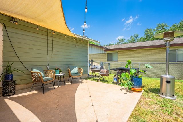 1602 Deer Trail, Kerrville, TX 78028