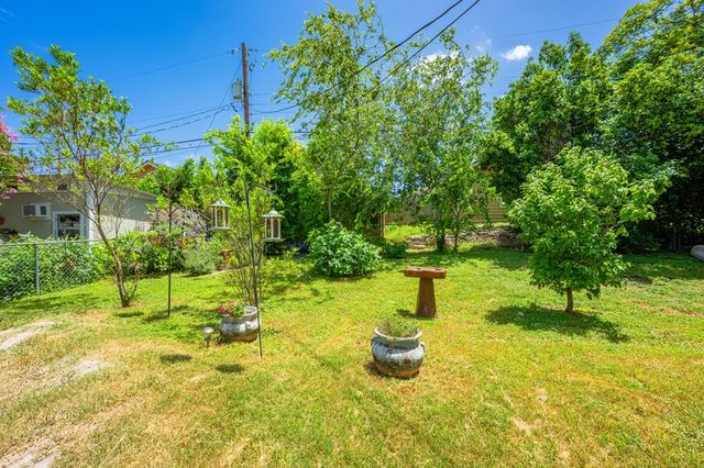 1602 Deer Trail, Kerrville, TX 78028