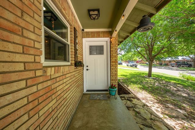 1602 Deer Trail, Kerrville, TX 78028