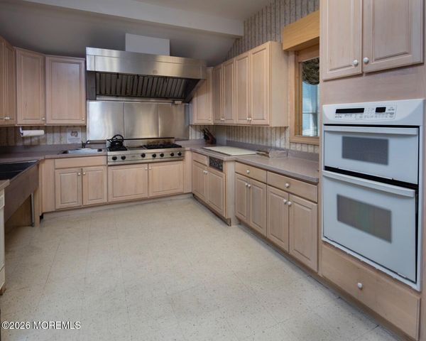 1214 Winding Brook Way, Whiting, NJ 08759