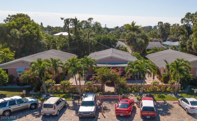 742 109th AVE N, Naples, FL 34108