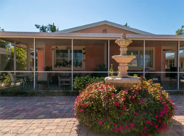 742 109th AVE N, Naples, FL 34108