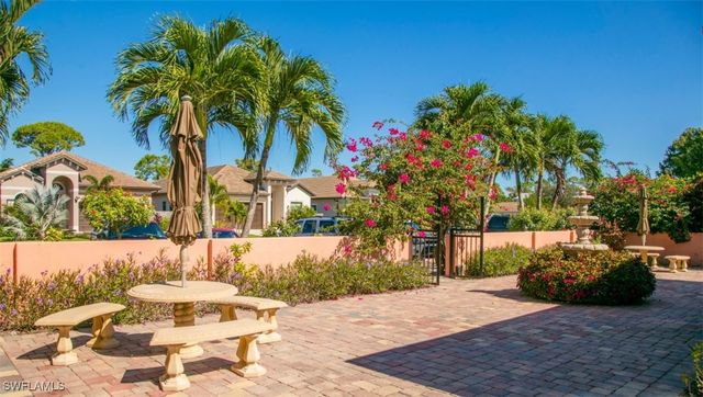 742 109th AVE N, Naples, FL 34108