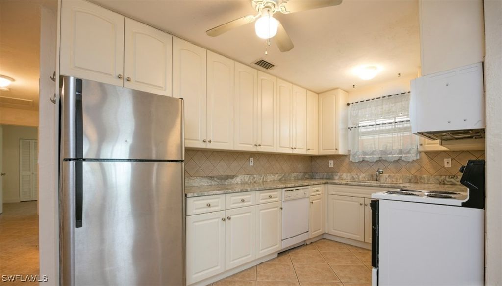 742 109th AVE N, Naples, FL 34108