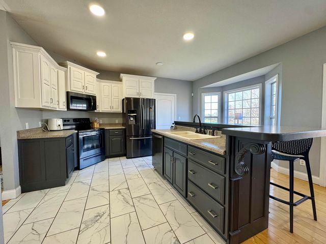 192 Pond View Drive, Strunk, KY 42649