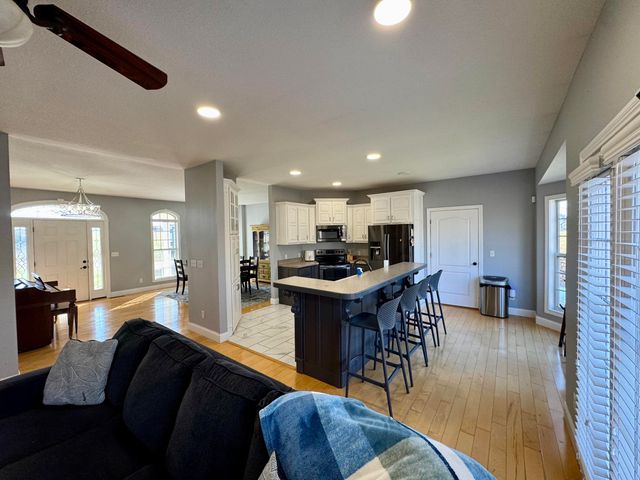 192 Pond View Drive, Strunk, KY 42649