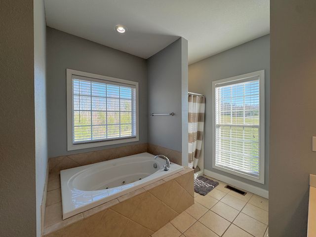 192 Pond View Drive, Strunk, KY 42649