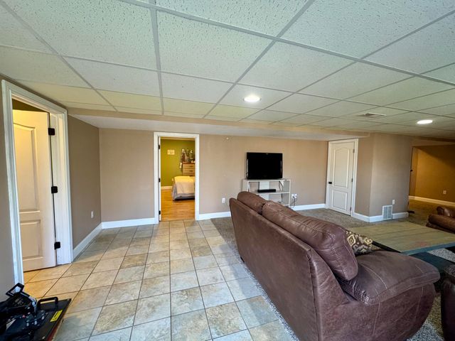 192 Pond View Drive, Strunk, KY 42649