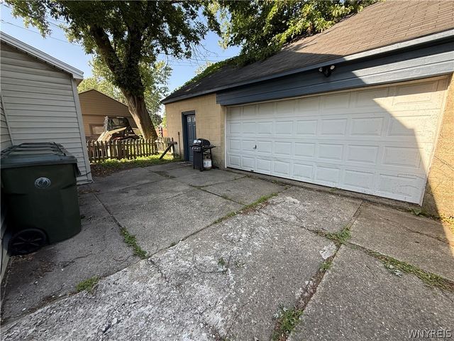 889 Oliver Street, North Tonawanda, NY 14120
