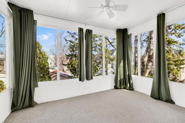 2512 E Edgewood AVENUE, Shorewood, WI 53211