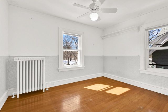 2512 E Edgewood AVENUE, Shorewood, WI 53211