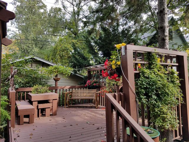 2512 E Edgewood AVENUE, Shorewood, WI 53211