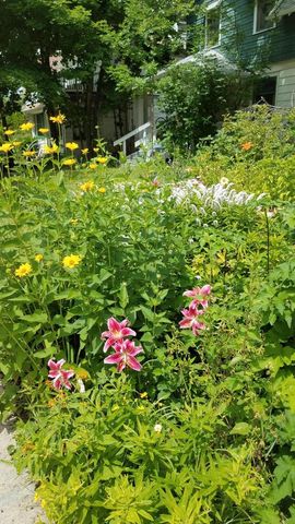 2512 E Edgewood AVENUE, Shorewood, WI 53211