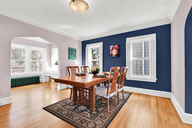 2512 E Edgewood AVENUE, Shorewood, WI 53211