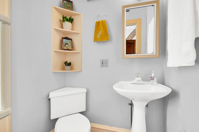 2512 E Edgewood AVENUE, Shorewood, WI 53211