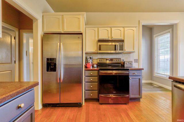 105 Auburn Drive, Newburgh, IN 47630