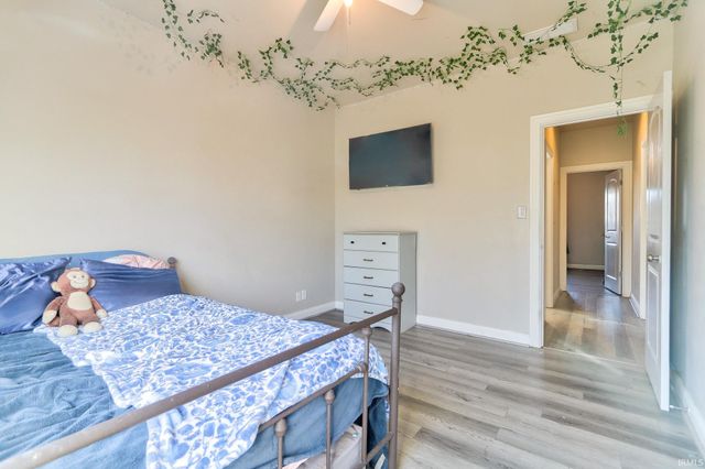 105 Auburn Drive, Newburgh, IN 47630