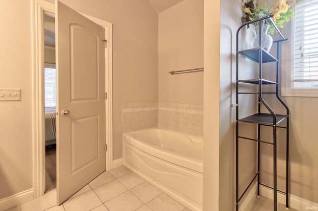 105 Auburn Drive, Newburgh, IN 47630