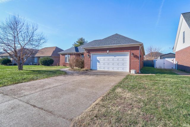 105 Auburn Drive, Newburgh, IN 47630