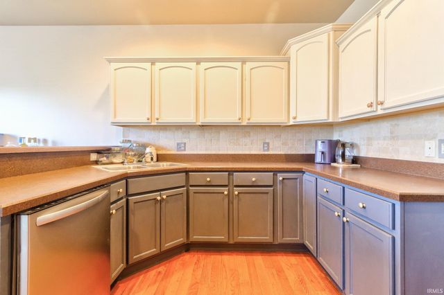 105 Auburn Drive, Newburgh, IN 47630