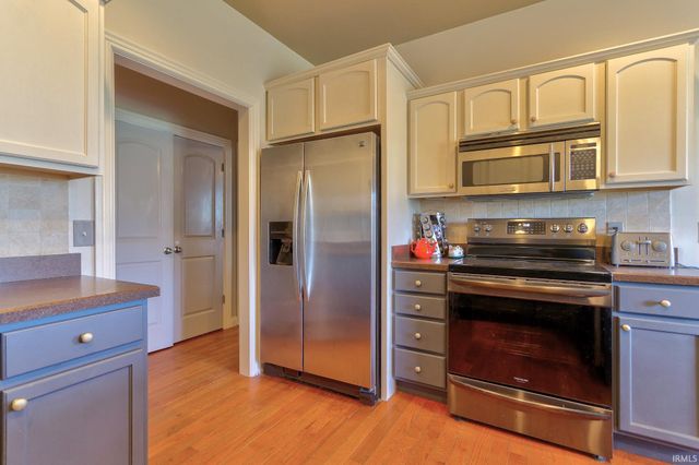 105 Auburn Drive, Newburgh, IN 47630