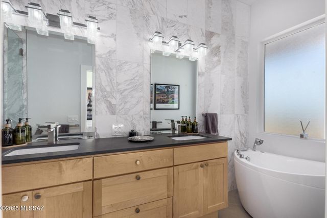 11900 E Ponce De Leon, Tucson, AZ 85749