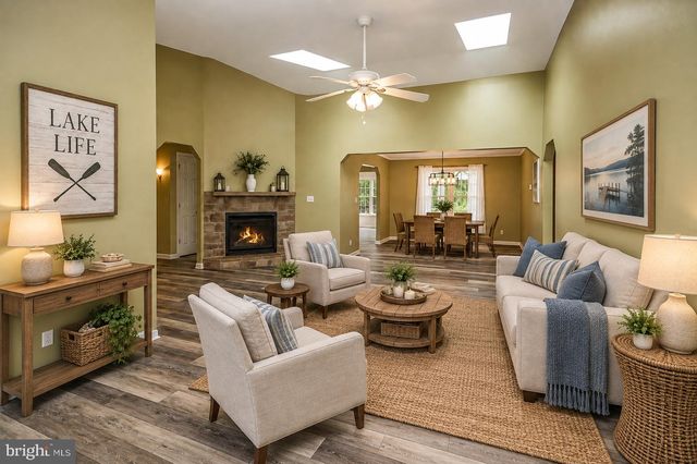 220 CREEKSIDE DR, Locust Grove, VA 22508