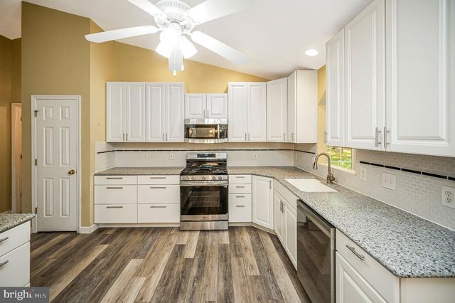 220 CREEKSIDE DR, Locust Grove, VA 22508