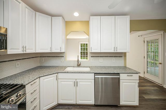 220 CREEKSIDE DR, Locust Grove, VA 22508